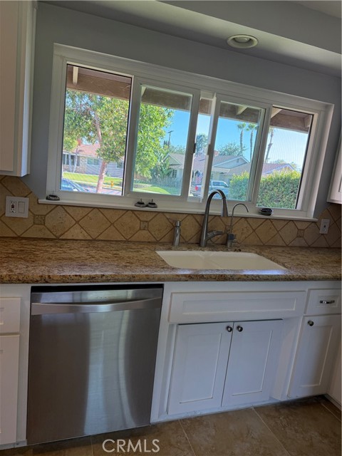 4561 Mimosa Drive, Yorba Linda CA: https://media.crmls.org/medias/bc41cf1a-70bc-4b34-8399-d4e2876bc0ff.jpg