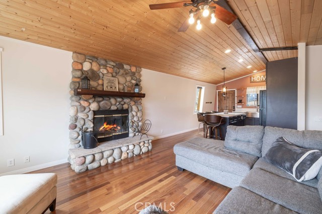 Detail Gallery Image 23 of 37 For 114 Winding, Big Bear City,  CA 92314 - 2 Beds | 1/1 Baths
