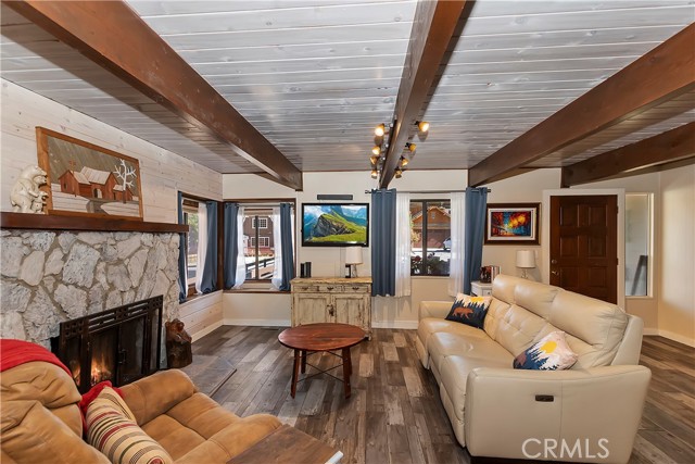 Detail Gallery Image 11 of 32 For 684 Elm St, Big Bear Lake,  CA 92315 - 4 Beds | 2 Baths