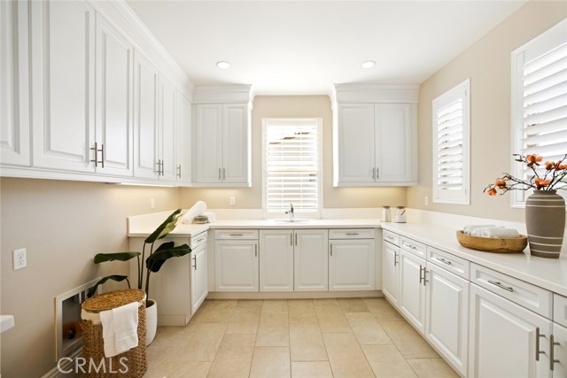 Image 40 of 75 For 2282 Rosecrans Court
