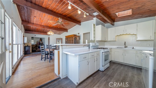 16467 Mckeever Street photo 6