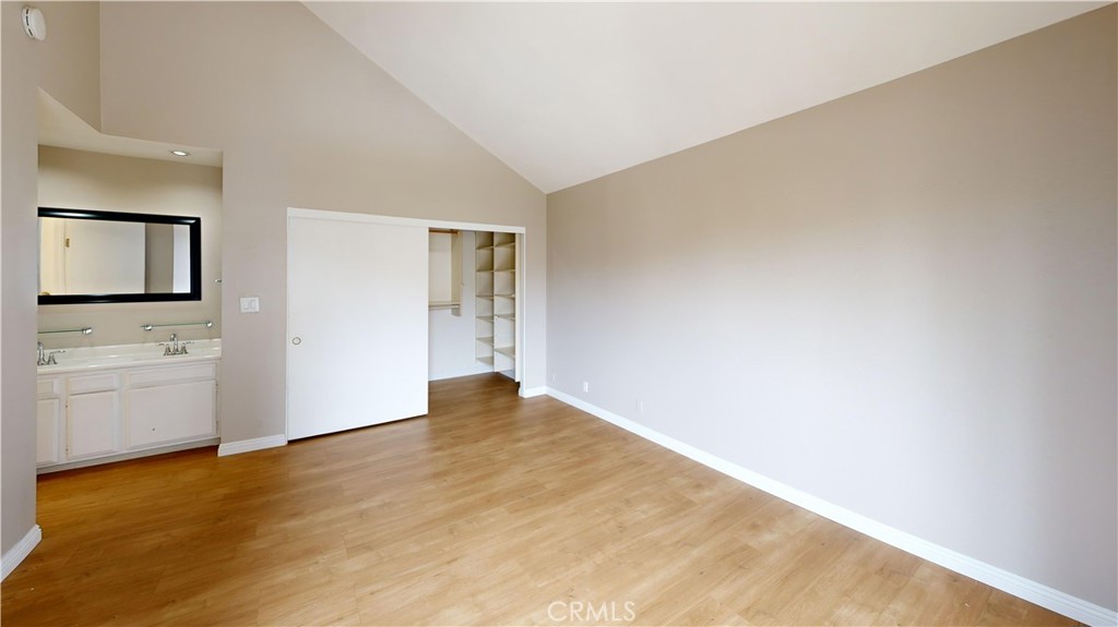 https://media.crmls.org/medias/bc4591f7-5fd9-487e-a1fc-cf305847d6ae.jpg?preset=X-Large