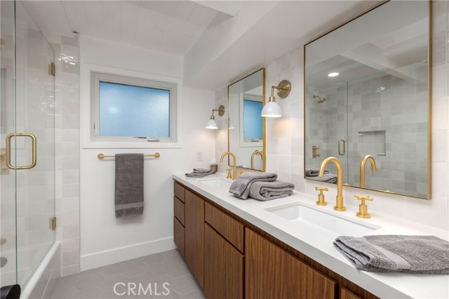 Detail Gallery Image 14 of 23 For 221 Larkspur Ave, Corona Del Mar,  CA 92625 - 4 Beds | 3 Baths