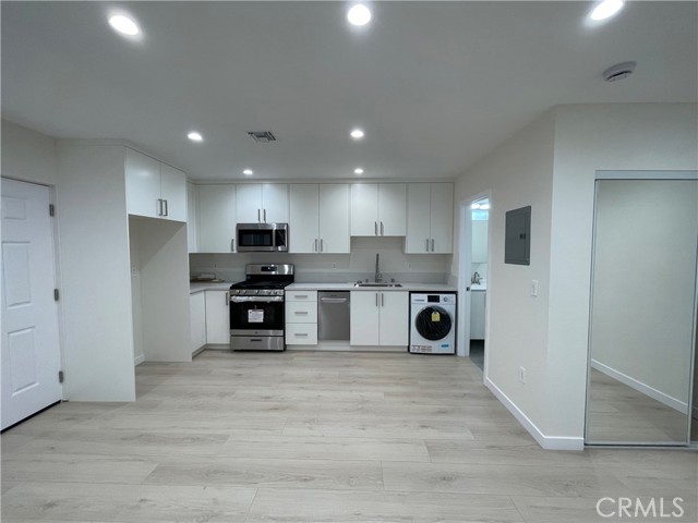 Detail Gallery Image 5 of 9 For 1206 E Harvard St #E,  Glendale,  CA 91205 - 0 Beds | 1 Baths