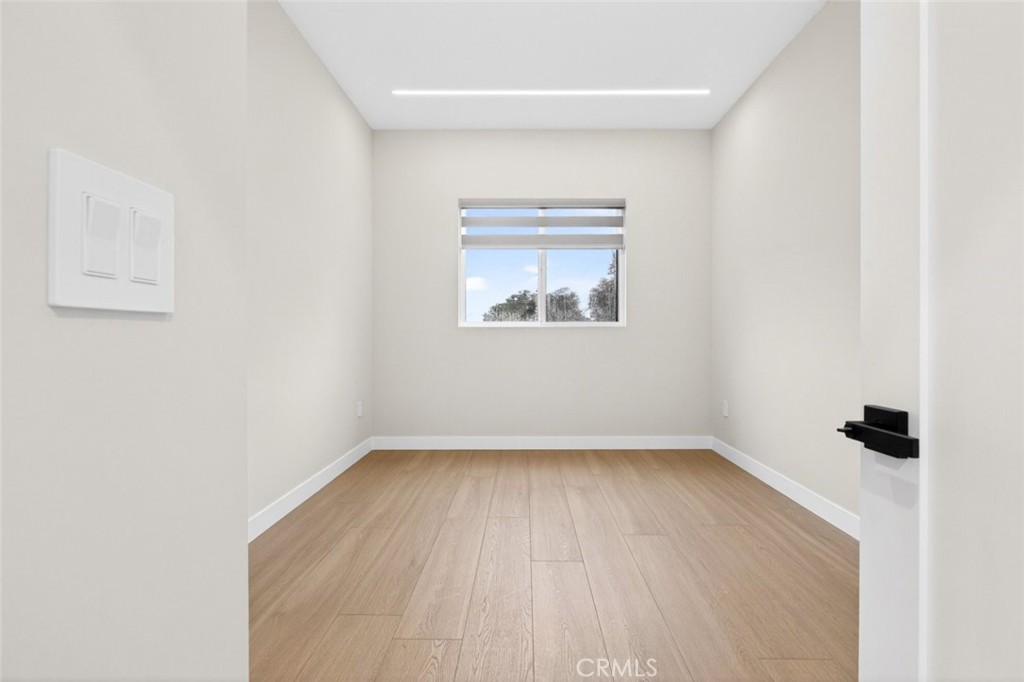 https://media.crmls.org/medias/bc461908-cc8f-4f97-97c2-fa18d0007007.jpg?preset=X-Large
