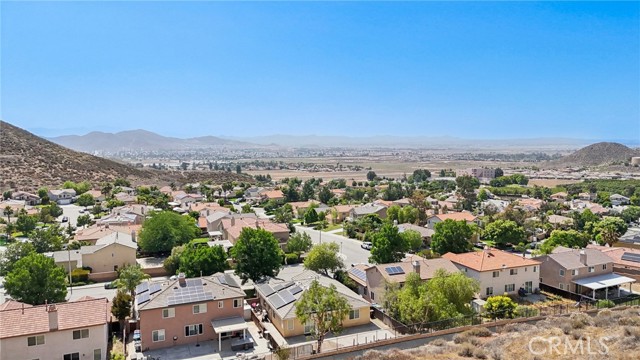 27872 Almont Way, Menifee CA: https://media.crmls.org/medias/bc467607-1483-44a2-80fc-367fa2f2a155.jpg