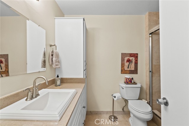 Detail Gallery Image 15 of 24 For 22123 Burbank Blvd #2, Woodland Hills,  CA 91367 - 3 Beds | 2/1 Baths