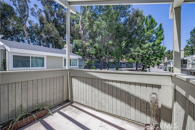 Detail Gallery Image 10 of 31 For 22137 Burbank Bld #7,  Woodland Hills,  CA 91367 - 2 Beds | 1/1 Baths