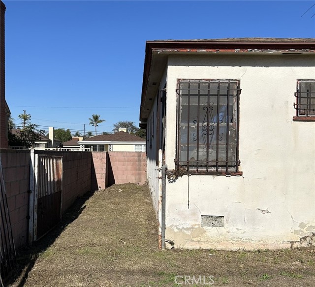3000 W 84th Street, Inglewood CA: https://media.crmls.org/medias/bc47abb4-212c-4a3e-b6f7-3e47b65a5688.jpg