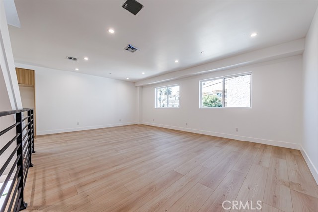 Detail Gallery Image 68 of 75 For 5209 W 20th, Los Angeles,  CA 90016 - – Beds | – Baths