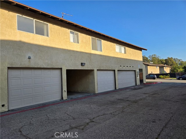 1733 E Natalie Avenue, West Covina CA: https://media.crmls.org/medias/bc492cfe-35af-49f1-9af3-91efaadde2f8.jpg