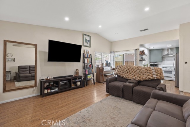 Detail Gallery Image 7 of 41 For 16251 Malaga St, Fontana,  CA 92336 - 2 Beds | 1 Baths