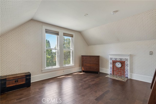 211 E Virginia Avenue, Glendora CA: https://media.crmls.org/medias/bc49cb05-9876-4582-b87d-ed07f3705291.jpg
