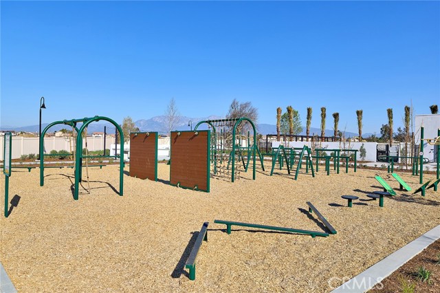 Detail Gallery Image 17 of 28 For 12777 Bolsa Dr, Corona,  CA 92880 - 4 Beds | 3/1 Baths