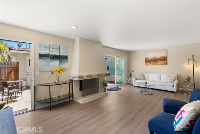 8195 Pawtucket Drive, Huntington Beach CA: https://media.crmls.org/medias/bc4a77eb-4f0b-4423-9dc9-e67a6a022758.jpg