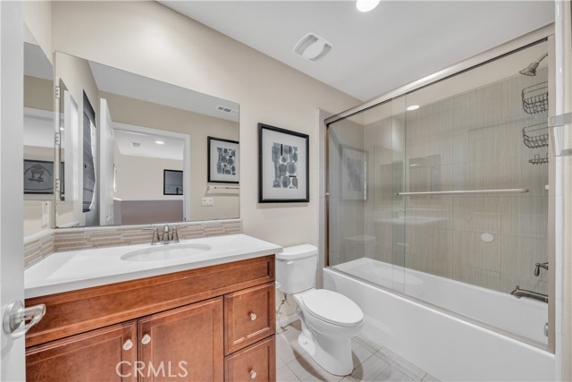 Detail Gallery Image 23 of 26 For 14102 W Chapparel Ln, Van Nuys,  CA 91405 - 2 Beds | 2/1 Baths