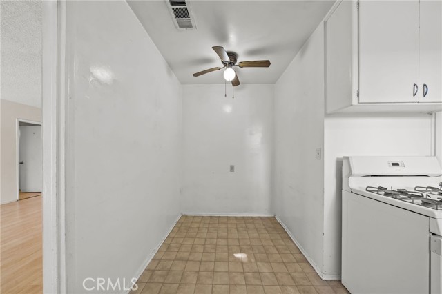 Detail Gallery Image 16 of 32 For 20644 Sherman Way, Winnetka,  CA 91306 - 3 Beds | 2 Baths