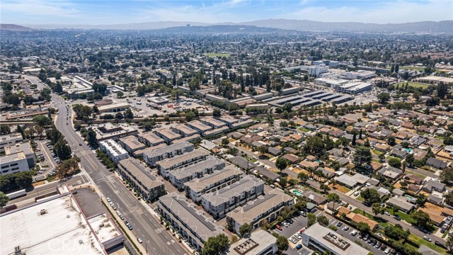 1752 Cayton Loop, West Covina CA: https://media.crmls.org/medias/bc4d2d02-bfe0-4150-adc8-9f6aa5b471b4.jpg
