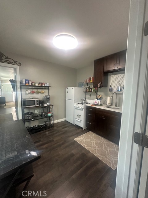 Detail Gallery Image 7 of 10 For 12524 Monte Vista Ave. #B,  Chino,  CA 91710 - 1 Beds | 1 Baths