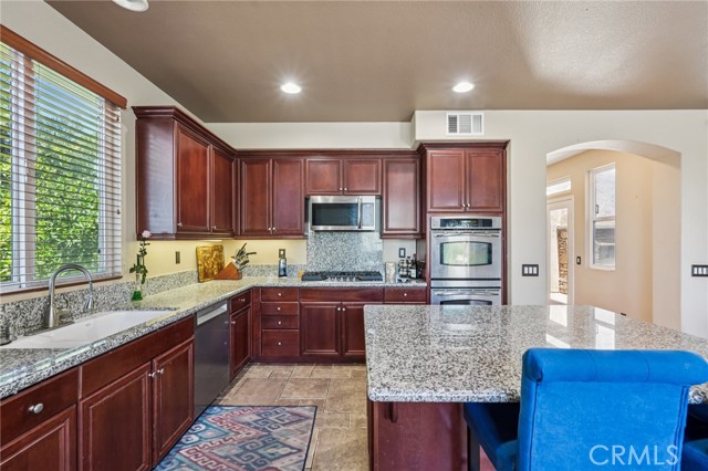 Detail Gallery Image 12 of 55 For 31923 Pepper Tree St, Winchester,  CA 92596 - 5 Beds | 3/1 Baths