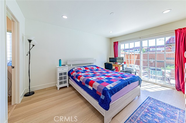 26 Seton, Irvine CA: https://media.crmls.org/medias/bc4f0cb9-9884-4a73-92d0-8205572ad590.jpg