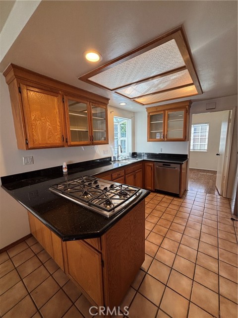 Detail Gallery Image 13 of 47 For 23070 Leonora, Woodland Hills,  CA 91367 - 3 Beds | 4 Baths