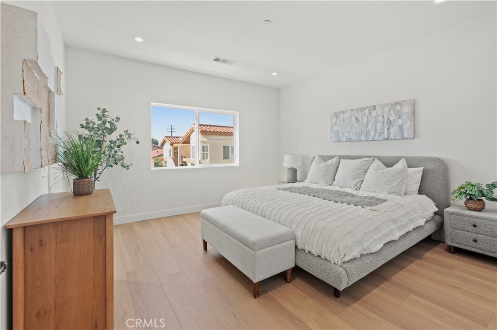 MLS #OC25253896 image #26