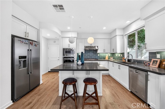 335 Magnet, Irvine CA: https://media.crmls.org/medias/bc4ff24e-a609-438b-aef3-bb4d6784d434.jpg