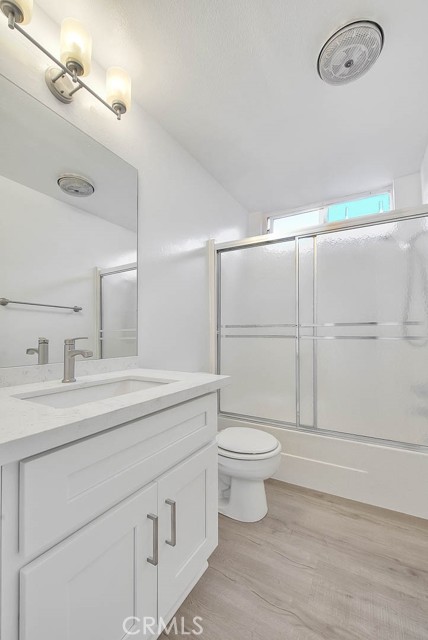 Detail Gallery Image 14 of 24 For 15 15th St #13,  Hermosa Beach,  CA 90254 - 2 Beds | 2 Baths