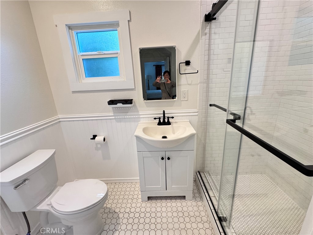 https://media.crmls.org/medias/bc529c33-ba23-441b-94d8-38c5cf7dad84.jpg?preset=X-Large
