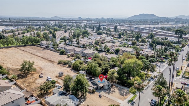 1964 Marlborough Avenue, Riverside CA: https://media.crmls.org/medias/bc53c20a-04ec-410f-bbf0-8cece9cb28cc.jpg