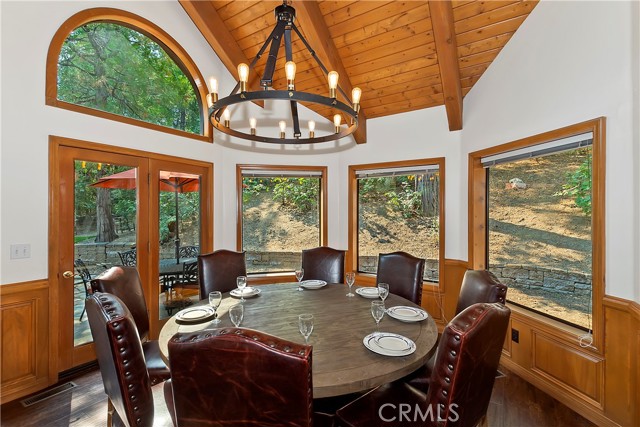 Detail Gallery Image 11 of 53 For 27336 Alpen Dr, Lake Arrowhead,  CA 92352 - 4 Beds | 4/1 Baths