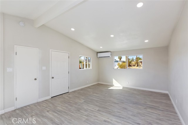 Detail Gallery Image 6 of 27 For 5951 Rose Ellen Ave, Twentynine Palms,  CA 92277 - 3 Beds | 2 Baths