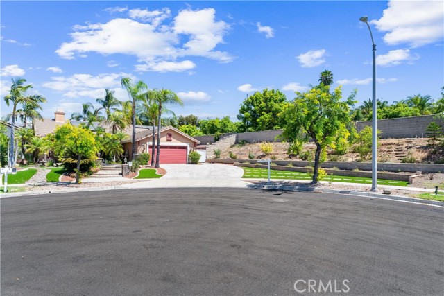 Detail Gallery Image 3 of 69 For 3585 Ambrose Cir, Corona,  CA 92882 - 6 Beds | 5/1 Baths