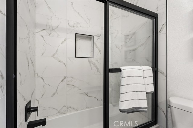 Detail Gallery Image 8 of 9 For 1410 Cabrillo Park Dr #E,  Santa Ana,  CA 92701 - 1 Beds | 1 Baths