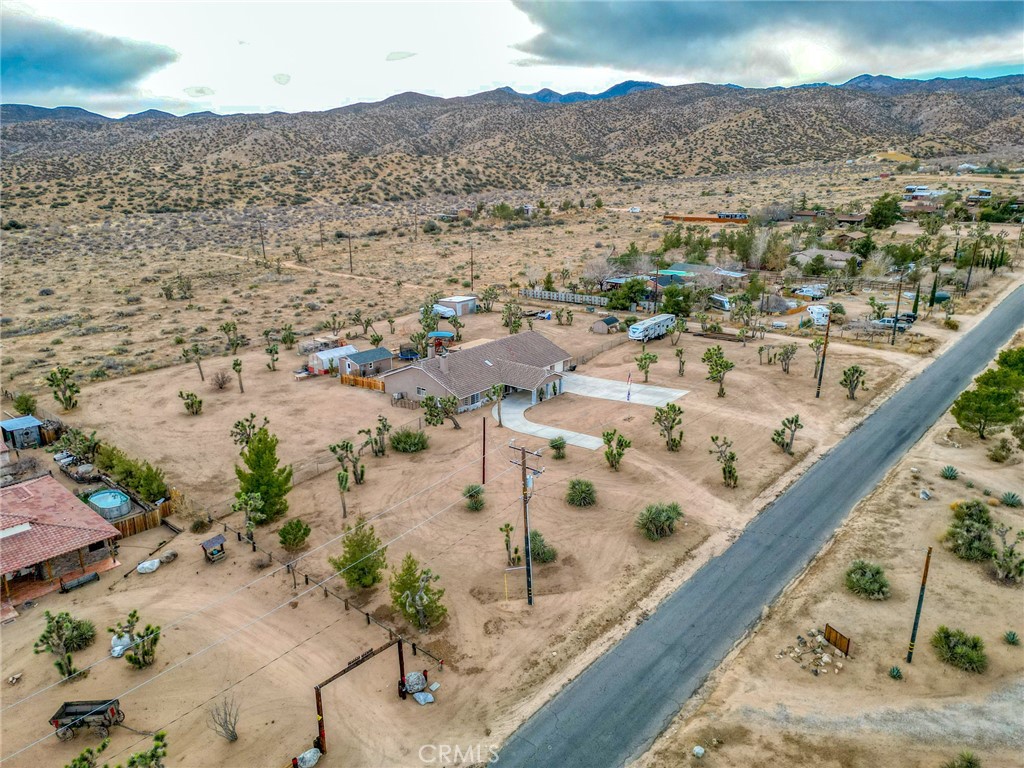 https://media.crmls.org/medias/bc54df8e-7cc4-4703-8b58-377eee1491d4.jpg?preset=X-Large
