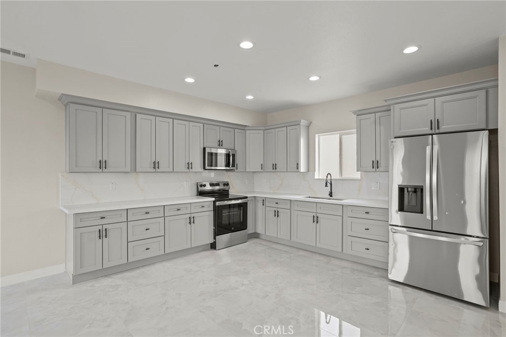 MLS #OC26122644 image #5