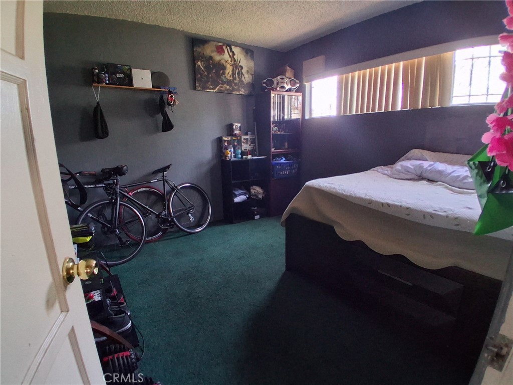 https://media.crmls.org/medias/bc55ac15-a596-4e60-940a-6d076d5ca01c.jpg?preset=X-Large
