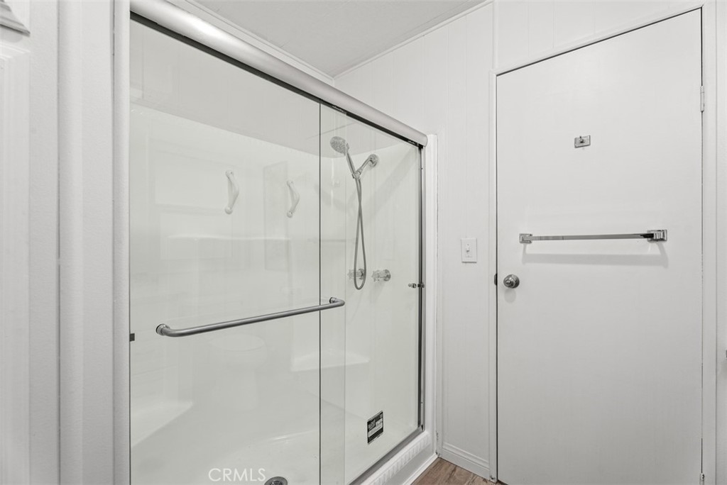 https://media.crmls.org/medias/bc56172f-97e3-4db9-b3a2-701920de86b6.jpg?preset=X-Large
