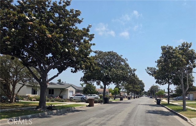 2624 W Cherry Avenue, Fullerton CA: https://media.crmls.org/medias/bc566366-4fe4-4df0-8b40-bb115dd768d1.jpg