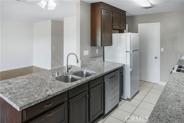 Detail Gallery Image 13 of 33 For 27535 Lakeview Dr #37,  Helendale,  CA 92342 - 2 Beds | 2 Baths