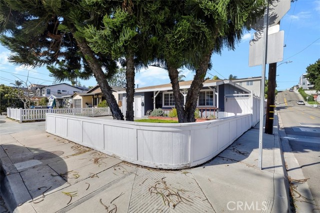 1639 Armour Lane, Redondo Beach, California 90278, 3 Bedrooms Bedrooms, ,1 BathroomBathrooms,Residential,For Sale,Armour,SB25036007