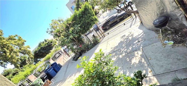 Detail Gallery Image 12 of 23 For 1249 1251 W 39th St, Los Angeles,  CA 90037 - – Beds | – Baths