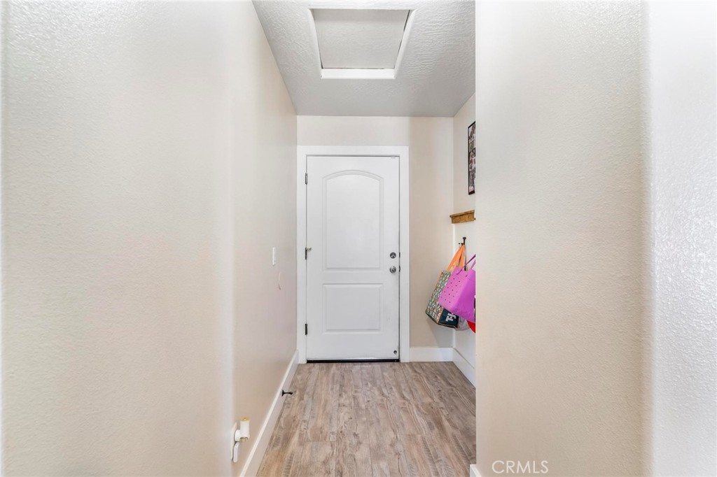 https://media.crmls.org/medias/bc5829ac-ee54-4369-81f3-128f11d3421c.jpg?preset=X-Large