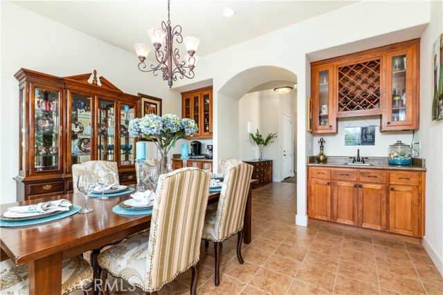 Detail Gallery Image 16 of 65 For 941 Vista Cerro Dr, Paso Robles,  CA 93446 - 4 Beds | 2/1 Baths