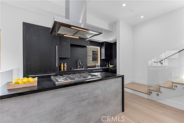 1035 1/2 N Vista Street, West Hollywood CA: https://media.crmls.org/medias/bc58770f-dfe3-4942-9f98-87990752dddc.jpg