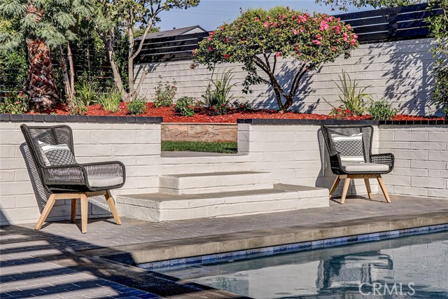 Detail Gallery Image 14 of 55 For 876 Center St, El Segundo,  CA 90245 - 3 Beds | 2/1 Baths