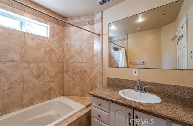 Detail Gallery Image 17 of 28 For 8707 Byers St, Downey,  CA 90242 - 4 Beds | 2 Baths