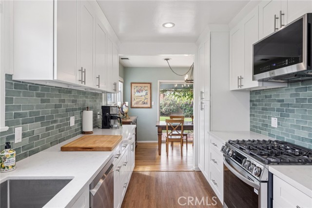 Detail Gallery Image 22 of 58 For 17006 Cantara St, Lake Balboa,  CA 91406 - 3 Beds | 2 Baths