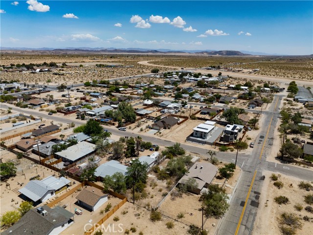 62008 Mountain View Circle, Joshua Tree CA: https://media.crmls.org/medias/bc5927ab-3106-4fb3-891d-db1c93777334.jpg